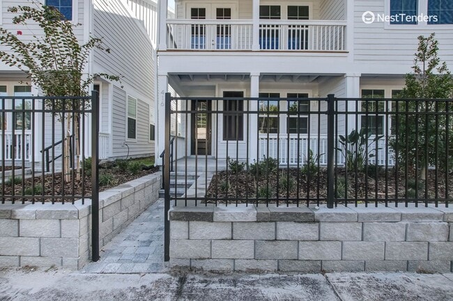 Building Photo - Amelia Island Coastal Charmer!