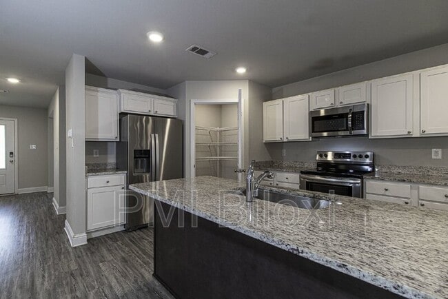 Building Photo - 6467 Eastland Cir