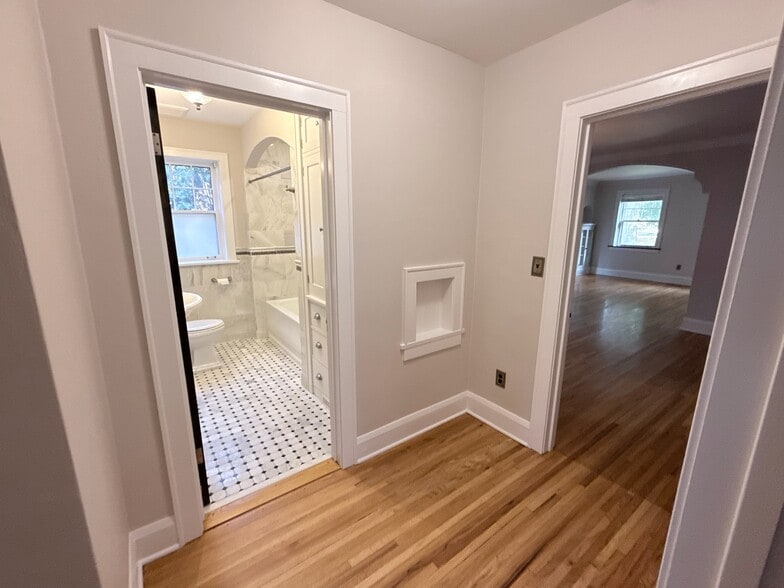 Hallway - 1926 SUMMIT AVENUE