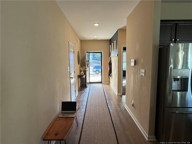 Building Photo - 2040 Stonewash Dr