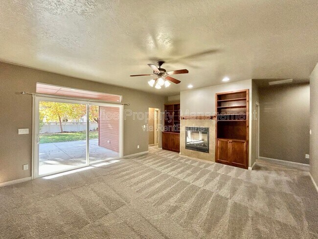 Building Photo - 2253 W los Flores Dr