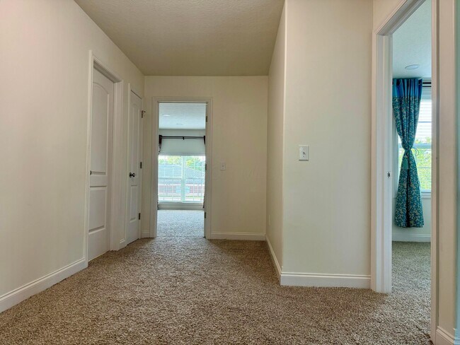 Building Photo - 329 Dovetail Dr