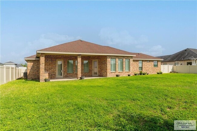 Building Photo - 2014 Thacker Ln