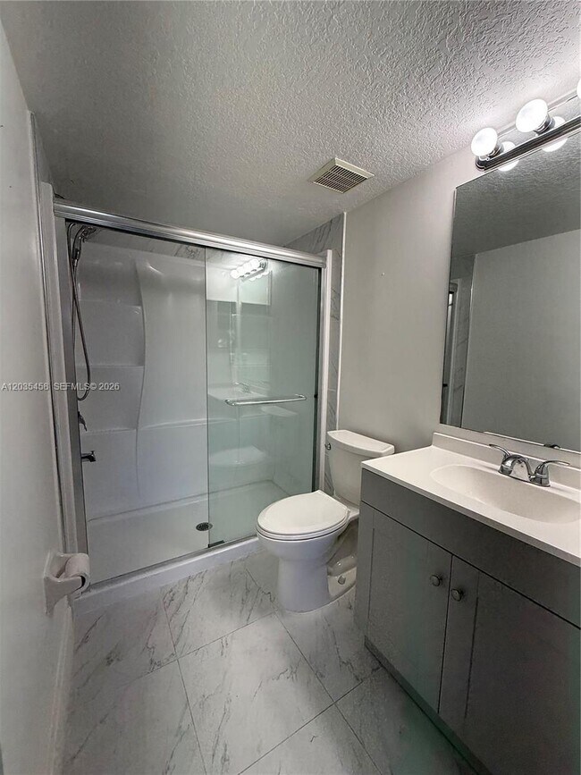 Building Photo - 1271 SE 28th Ct
