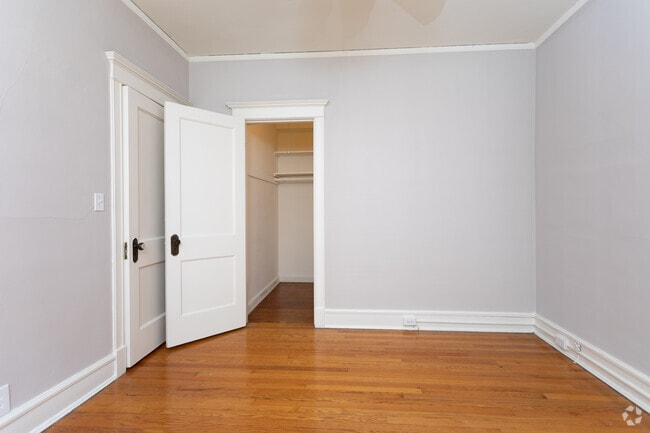 1BR, 1BA - Windsor Court Apartments