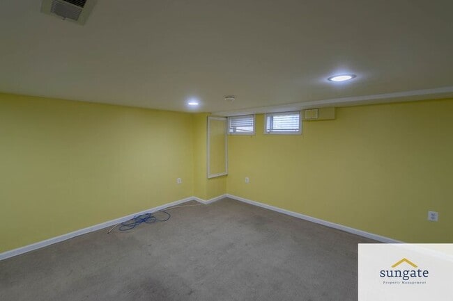 Building Photo - 8616 Pleasant Plains Rd