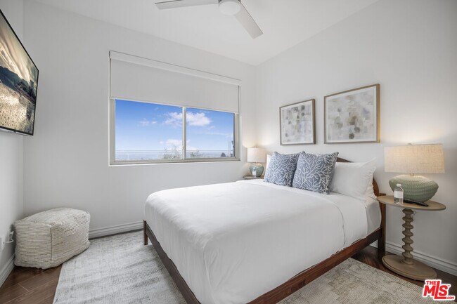 Building Photo - 8507 Franklin Ave