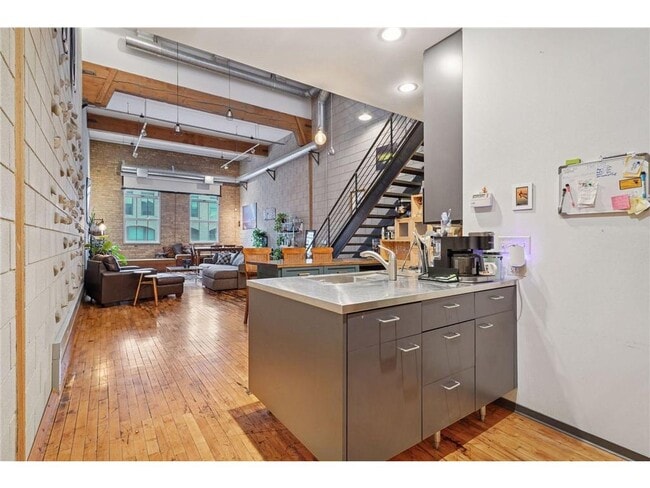 Building Photo - 801 N Washington Ave