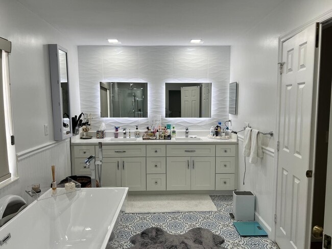 Building Photo - 18280 Coral Isles Dr