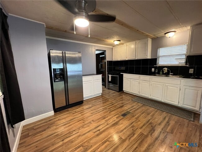 Building Photo - 144 Deer Ln