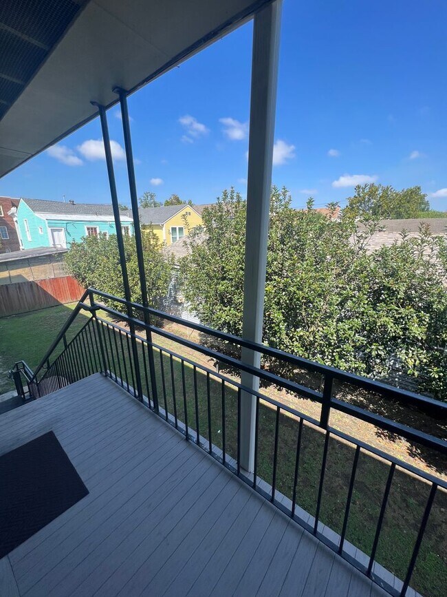 Building Photo - 1BD/1BA in Gated Complex