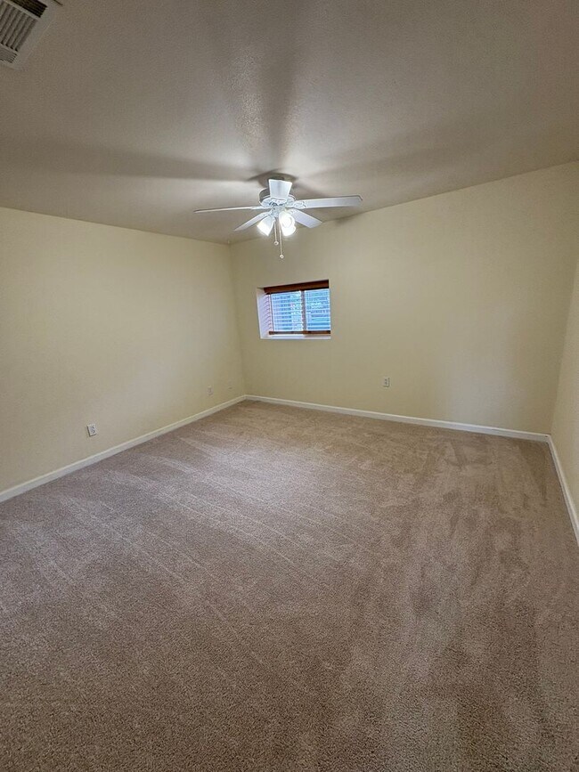 Building Photo - REDUCED - AMAZING VIEWS - 1.07 ACRES - GRA...