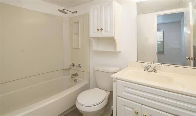 Building Photo - 636 Timberline Dr