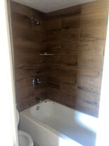 Building Photo - 3043 Mineola Dr