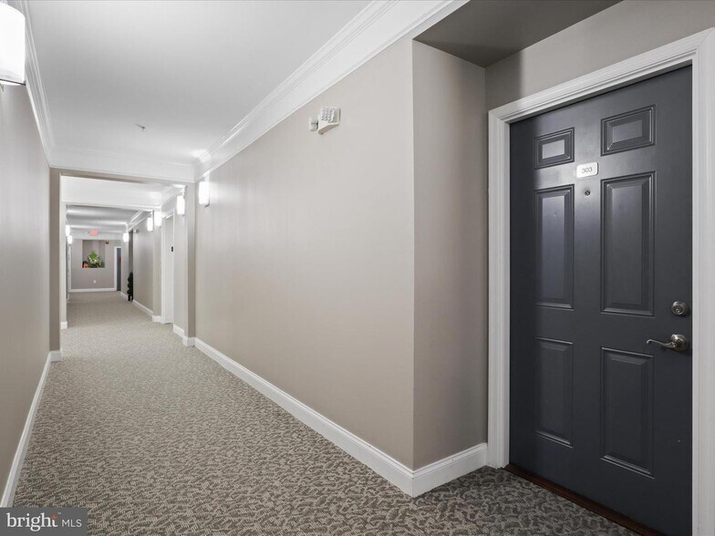 Hallways - 24637 Woolly Mammoth Ter