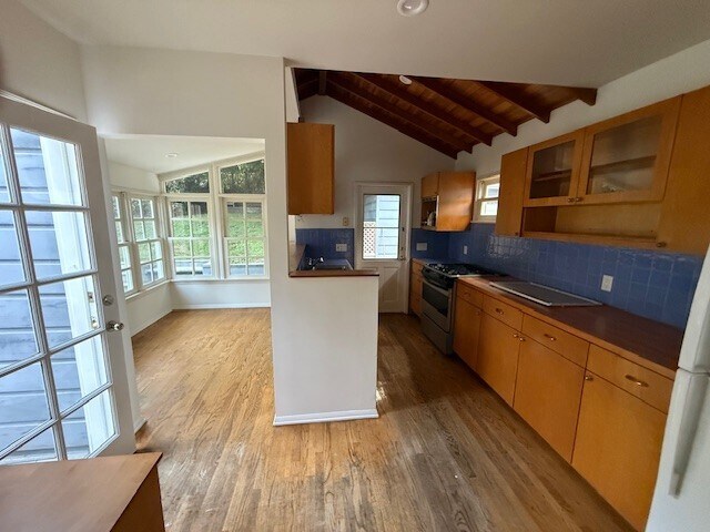 Building Photo - 4059 Stone Canyon Ave