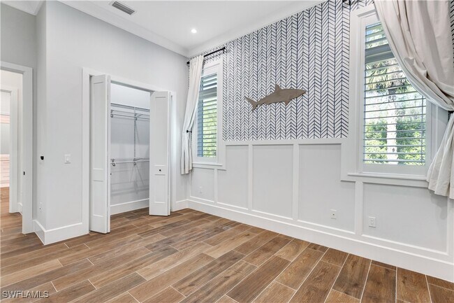Building Photo - 5881 Sea Grass Ln