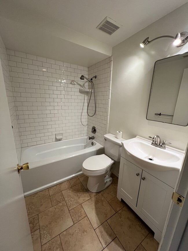 Building Photo - 217 Gridley Rd