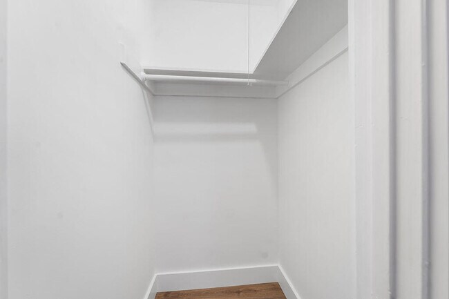 Building Photo - 4317 Birdwood St