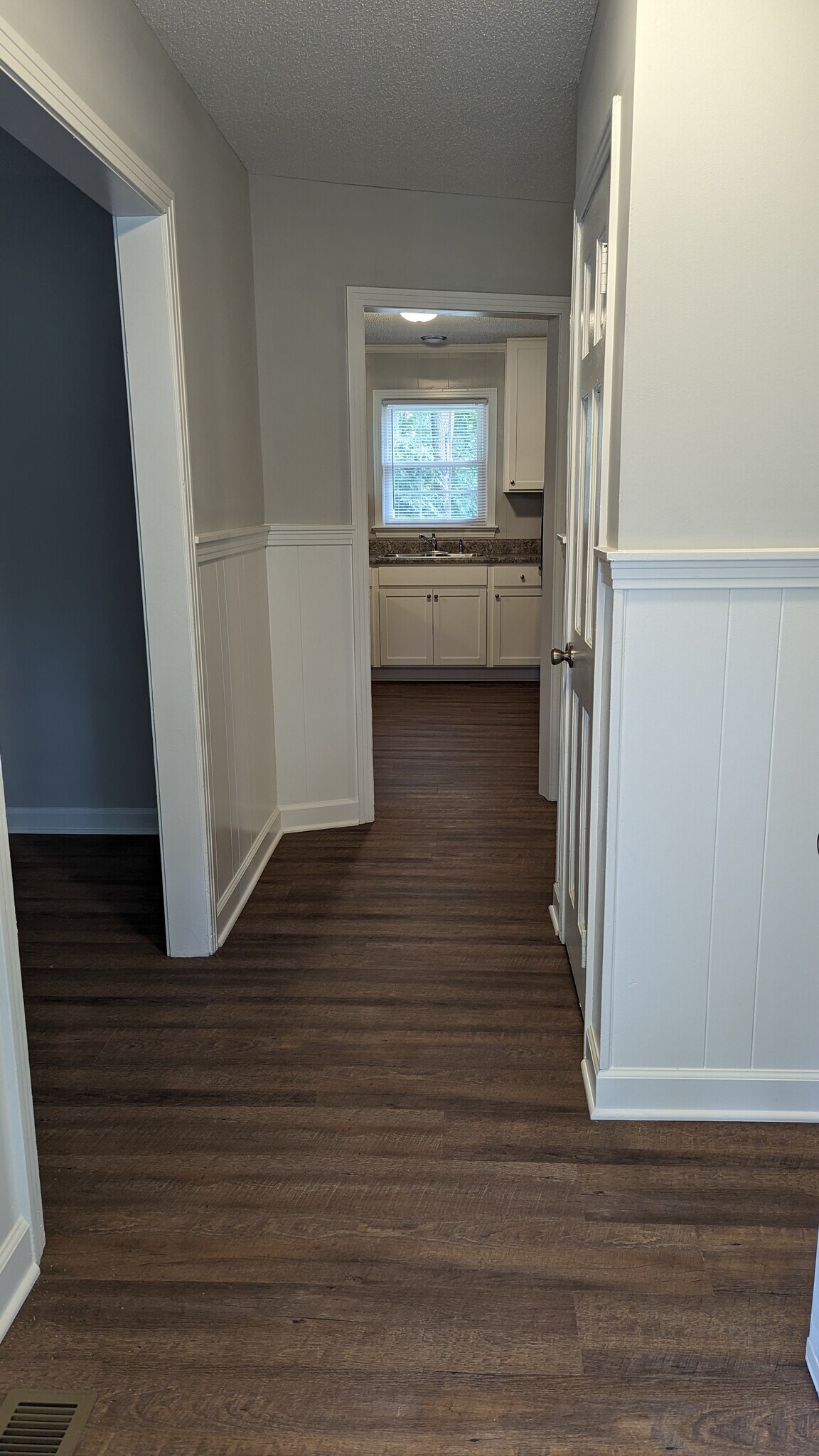 Building Photo - 319 Rhynewood Dr