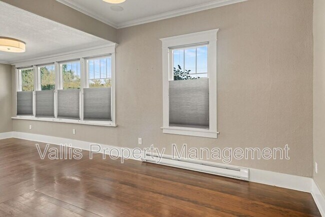 Building Photo - 2350 Cottage St SE