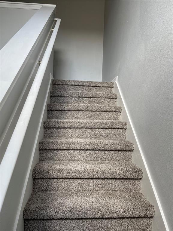 Building Photo - 2061 Retreat View Cir