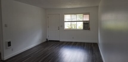 Building Photo - FERNII1220