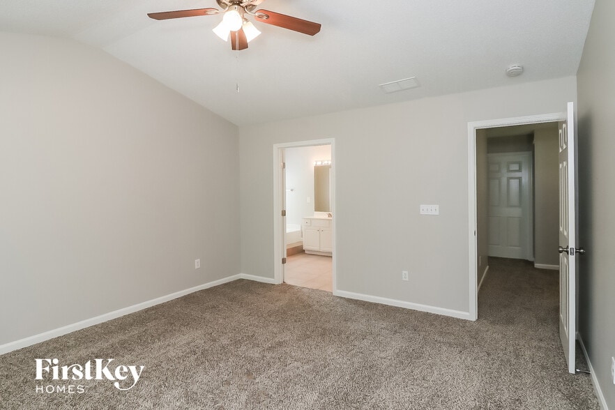 Building Photo - 753 Weybourne Ct NE