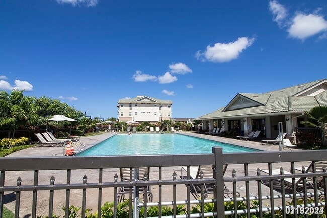Building Photo - 3bd/2.5ba condo with 2 assigned parking sp...