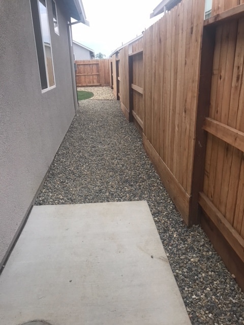 Building Photo - Do Not Disturb Occupants. Apply Now to Schedule Viewing. *****YARD SERVICE INCLUDED*****