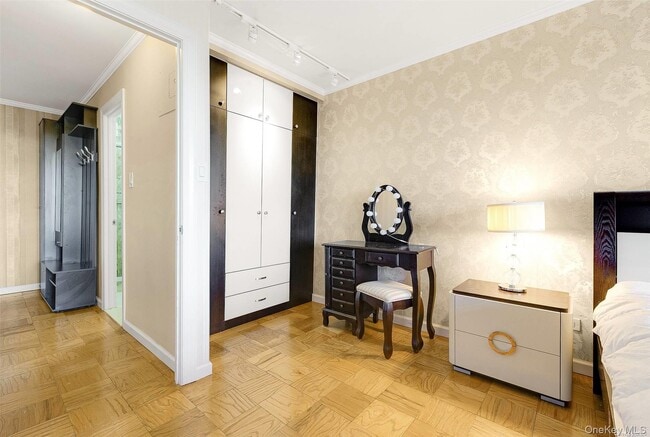 Building Photo - 61-20 Grand Central Pkwy