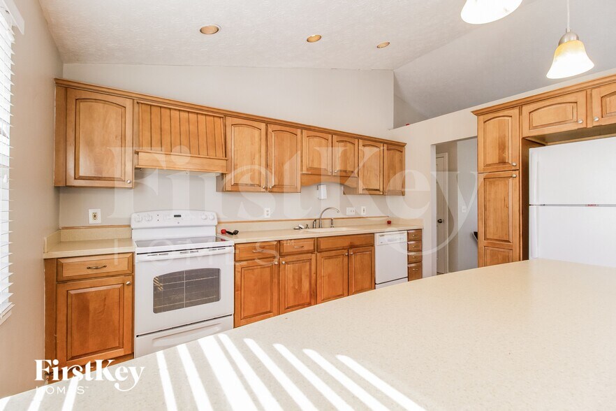 Building Photo - 2214 Harmony Ct