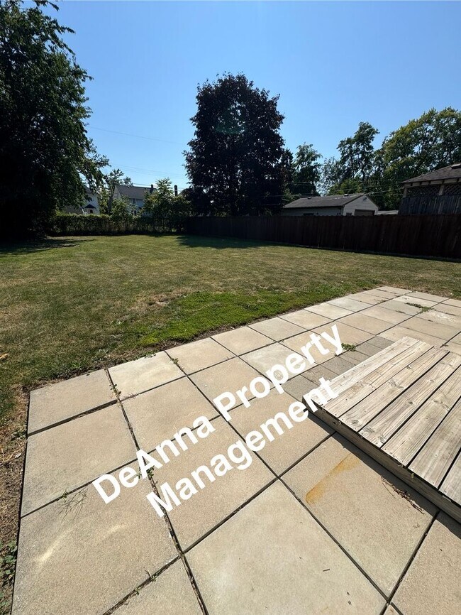 Building Photo - 3 Bedroom Single Home Lorain, Oh