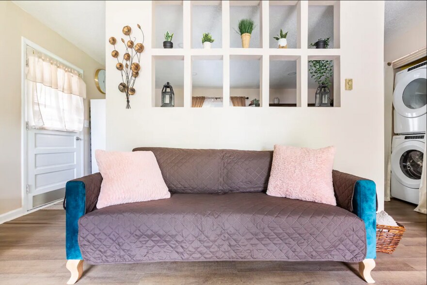 Building Photo - 392 Winchester Rd