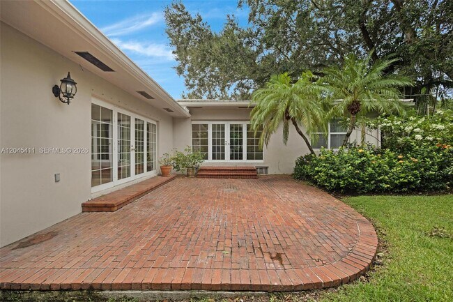 Building Photo - 1246 Algardi Ave
