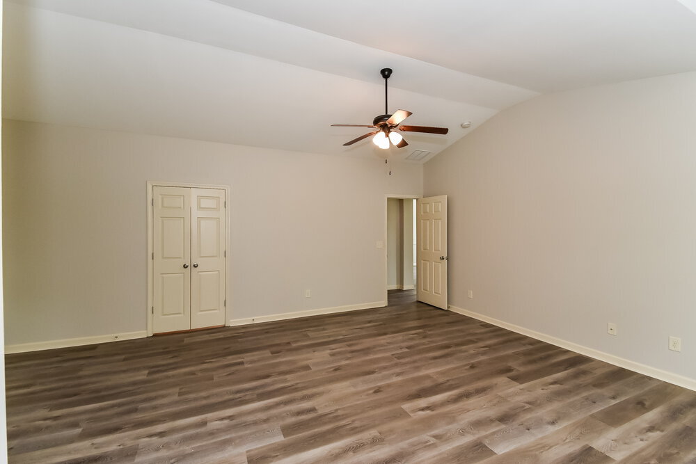 Building Photo - 1000 Cureton Dr