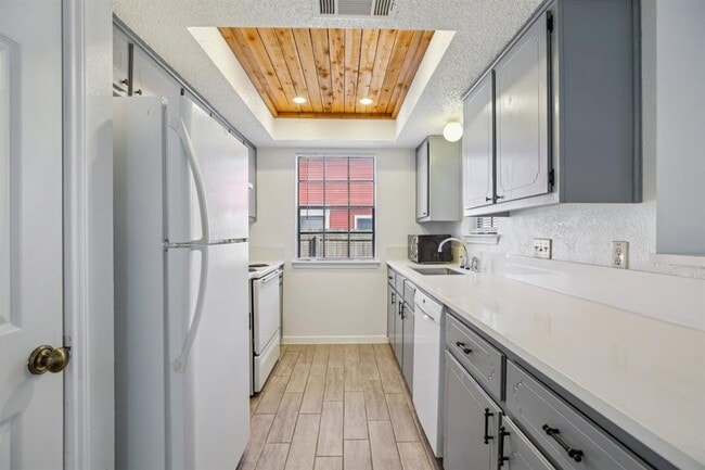 Building Photo - 8804 Cainwood Ln