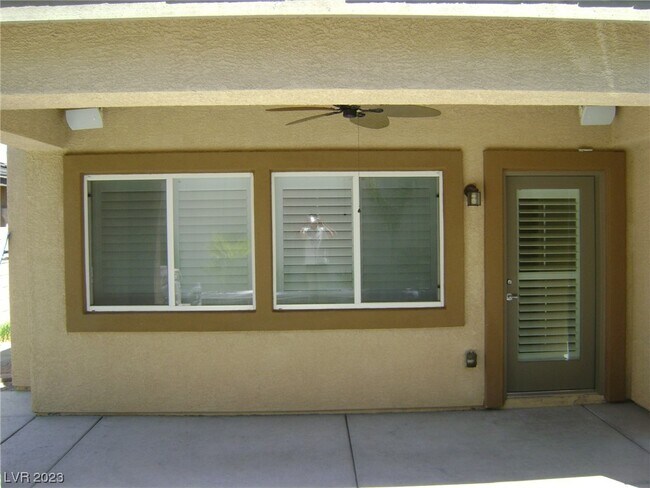 Building Photo - 925 Hickory Park St