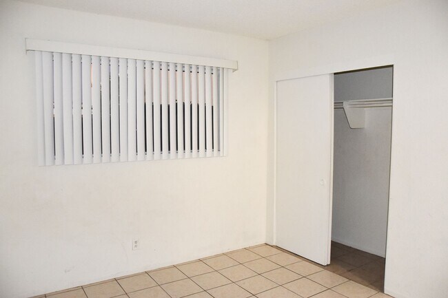 Building Photo - Cypress (125-127) South