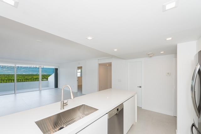 Building Photo - 177 Ocean Ln Dr