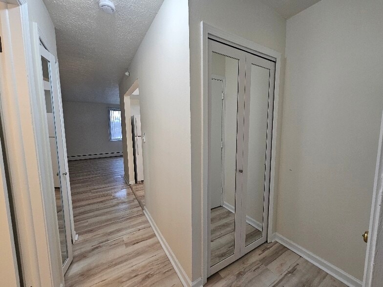 Building Photo - 1851 W 13 Mile Rd