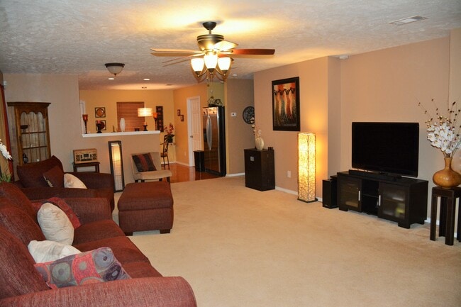 Building Photo - 5390 Skip Jack Dr