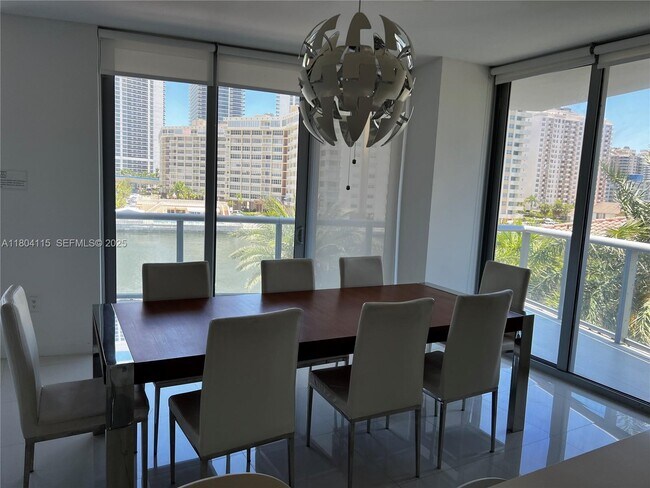 Building Photo - 2600 E Hallandale Beach Blvd