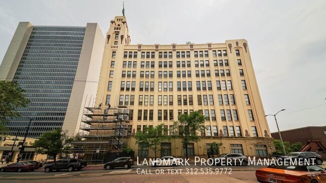 Primary Photo - 758 N Larrabee St