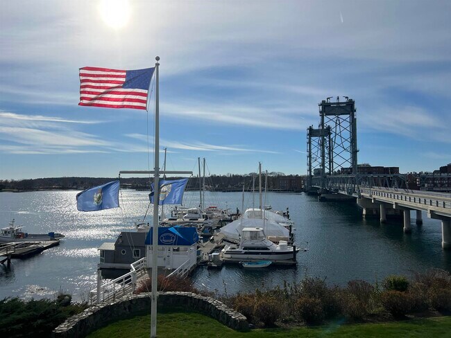 Building Photo - 4 Island Ave