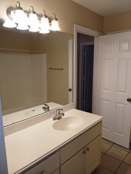 Building Photo - 6126 Groves St