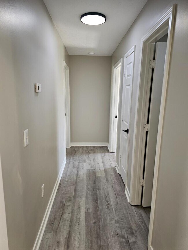 Building Photo - 119 Cedar Spring Cir