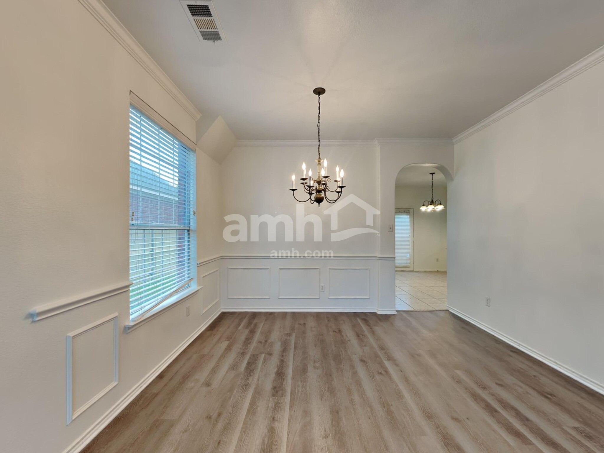 Building Photo - 4825 Summer Oaks Ln