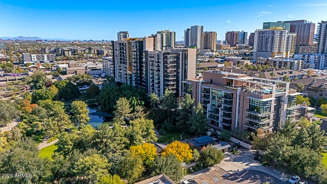 Building Photo - 200 W Portland St