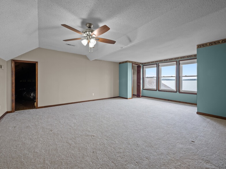 Building Photo - 138 White Oak Bluff Rd